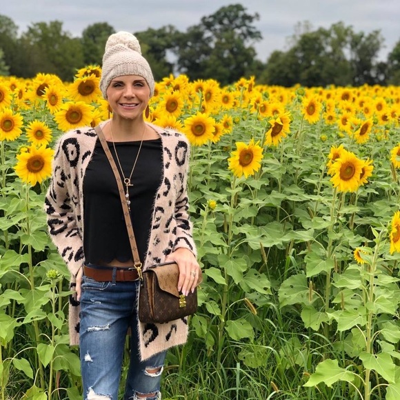 Meet your Posher, Mj - Picture 2 of 2